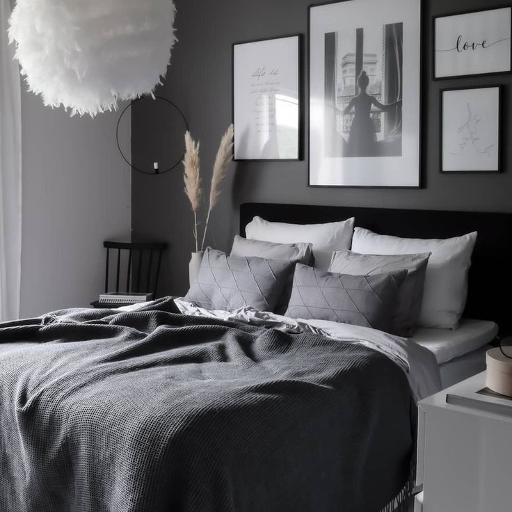 Kamar tidur kombinasi hitam dan abu-abu dengan dekoratif putih